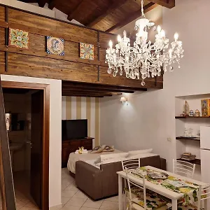  Holiday home La Casa Di Sarah